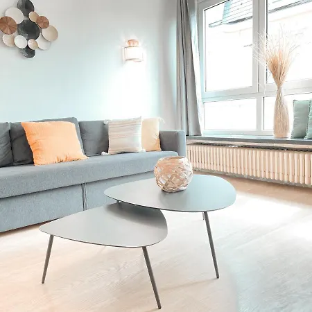 Апартаменти Zonnig & Gezellig Appartement Wapenplein Oostende Centrum