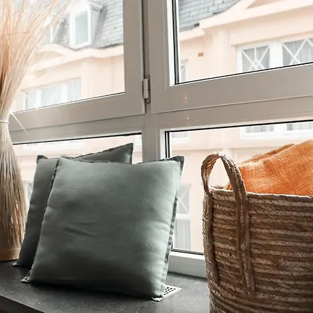 Апартаменти Zonnig & Gezellig Appartement Wapenplein Oostende Centrum