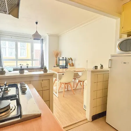 Апартаменти Zonnig & Gezellig Appartement Wapenplein Oostende Centrum Остенде