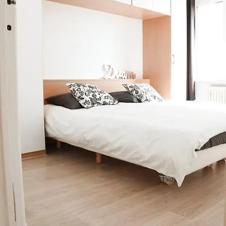 Zonnig & Gezellig Centrum Apartman